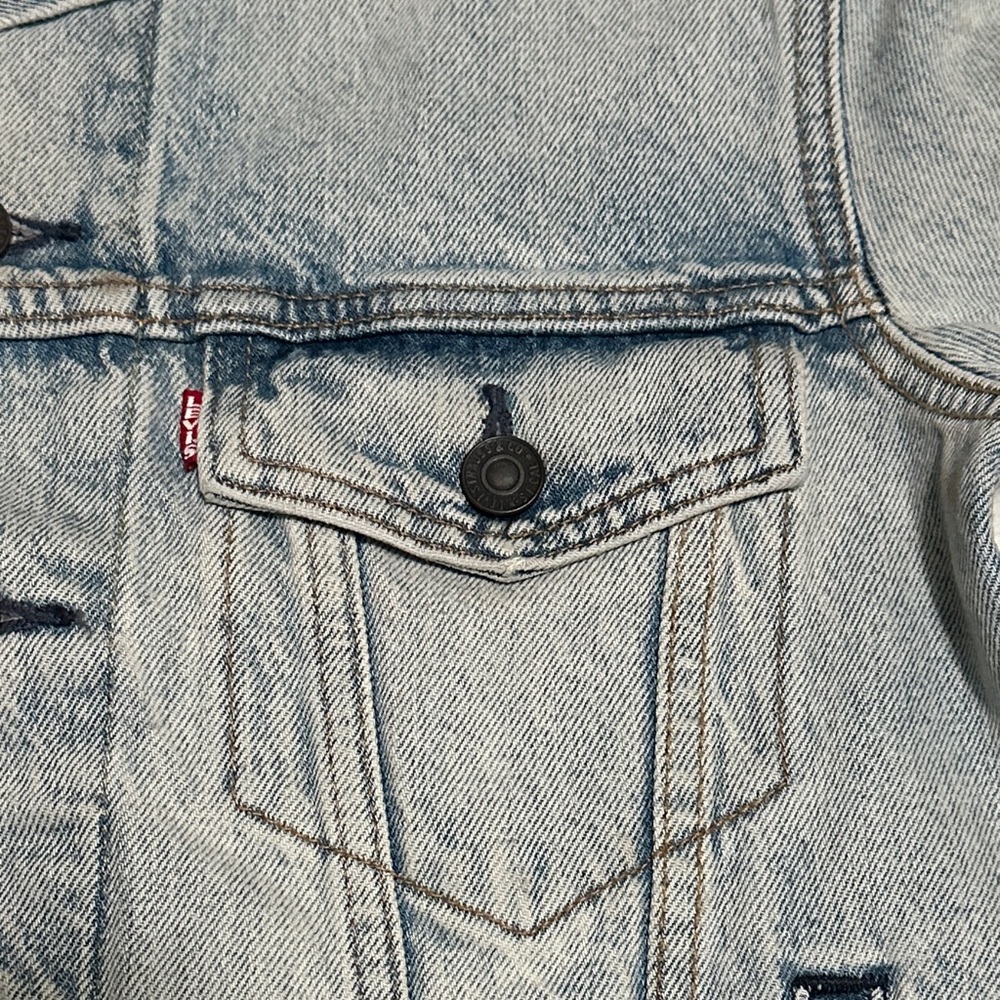 Levi's Faded Blue Tucker Premium Denim Jacket - Picture 8 of 13